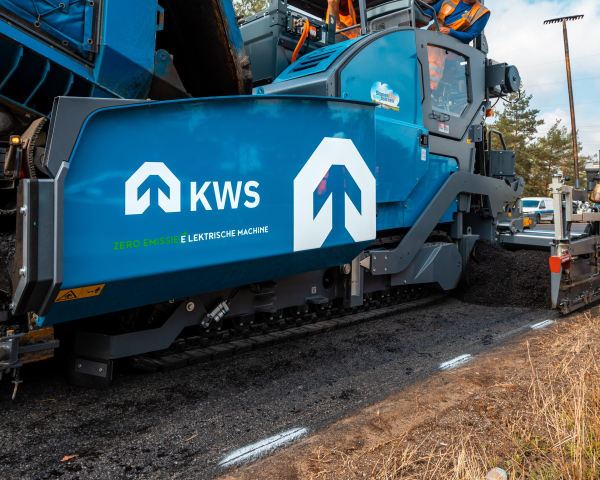 GWW elektrische asfaltspreider.jpg